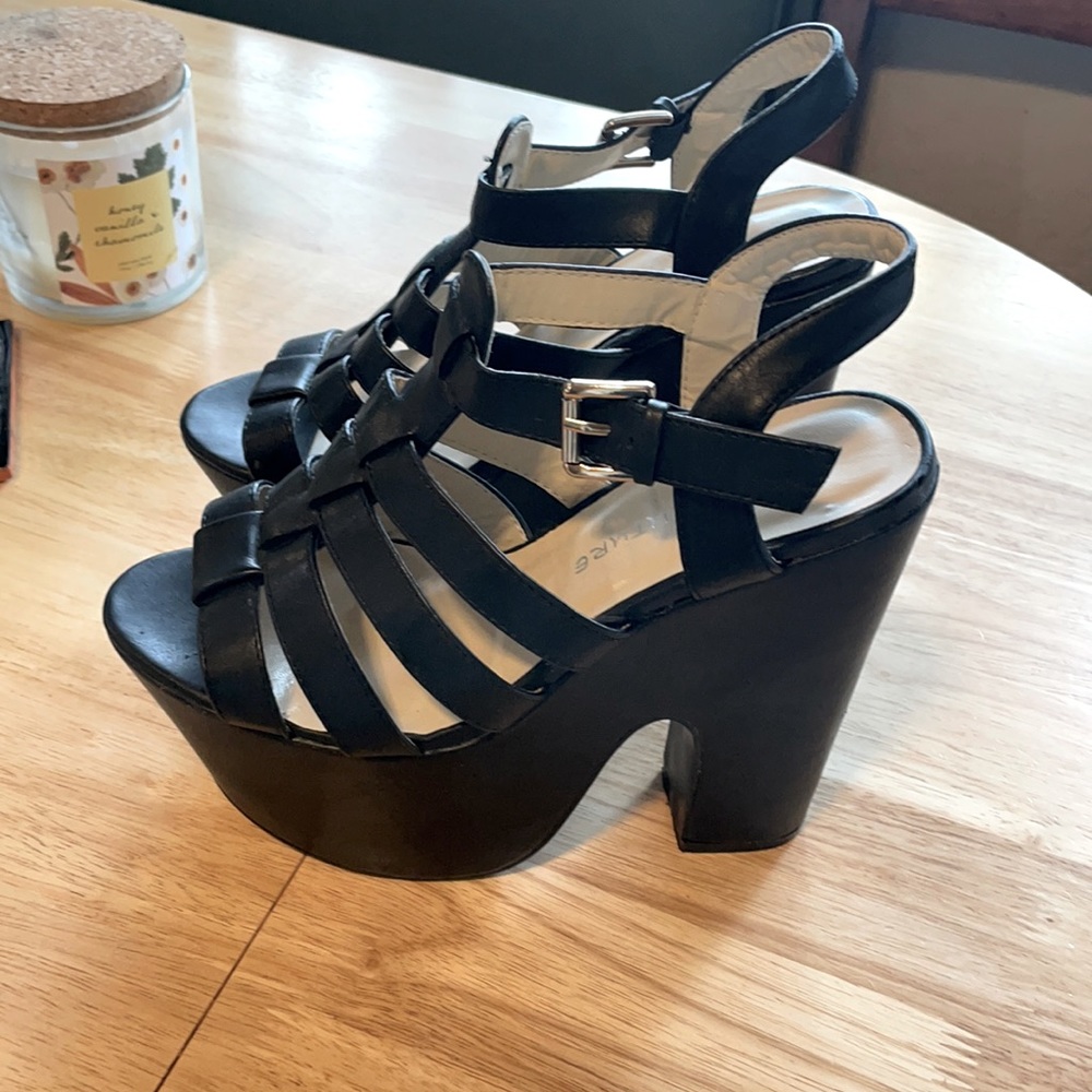 KOI Black platform sandal